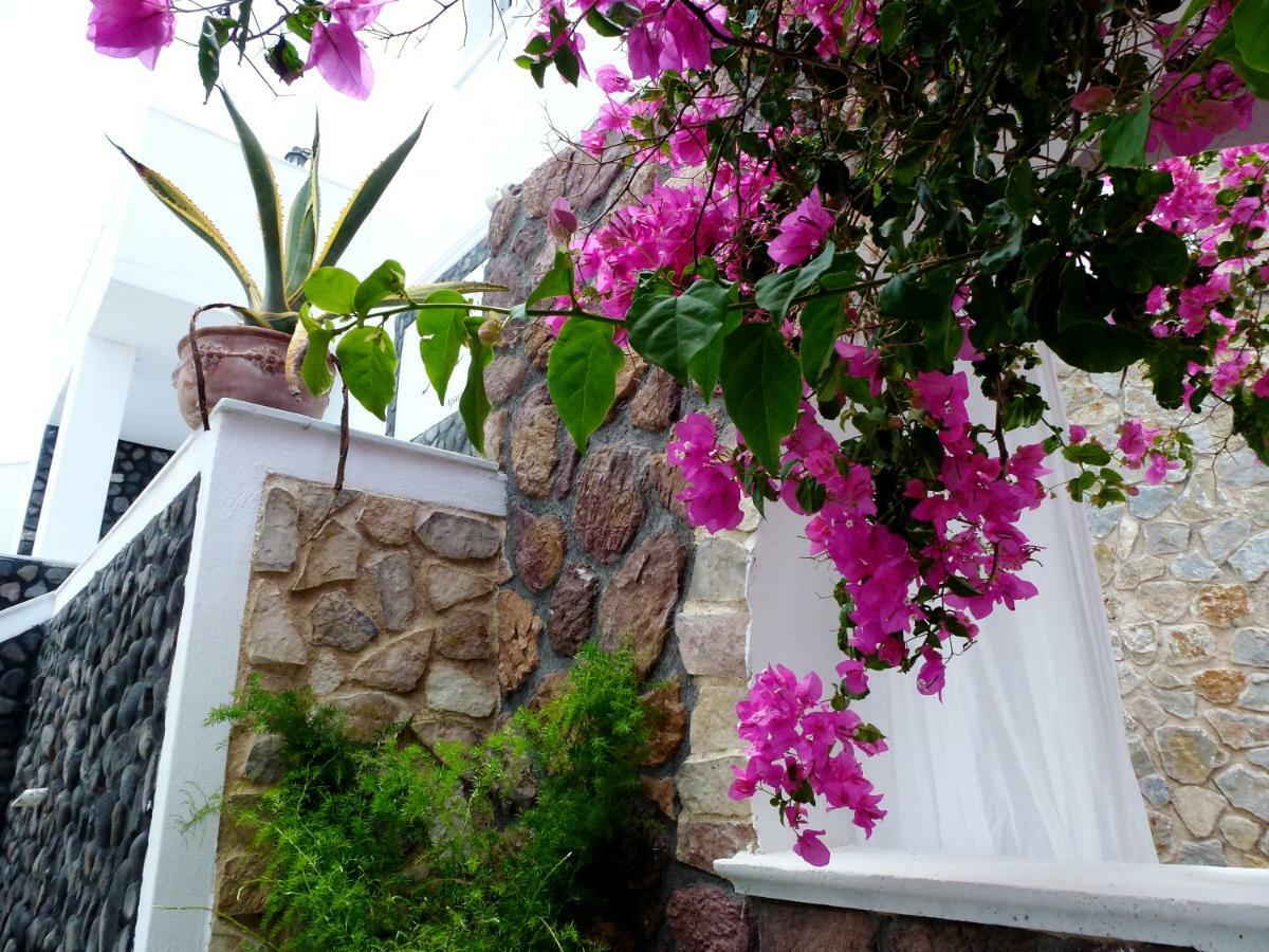 Bougainvillea Suites คามารี ภายนอก รูปภาพ
