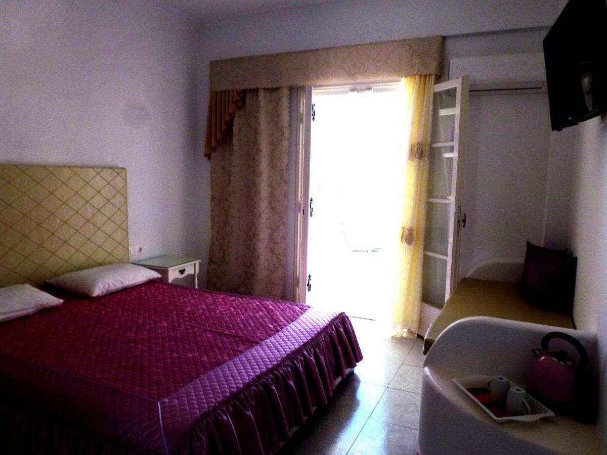 Bougainvillea Suites คามารี ภายนอก รูปภาพ