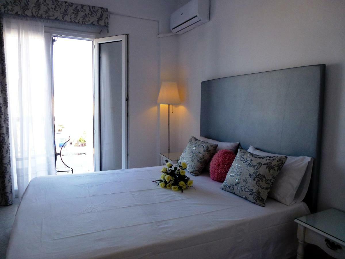Bougainvillea Suites คามารี ภายนอก รูปภาพ