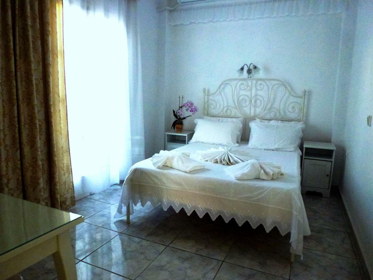 Bougainvillea Suites คามารี ภายนอก รูปภาพ
