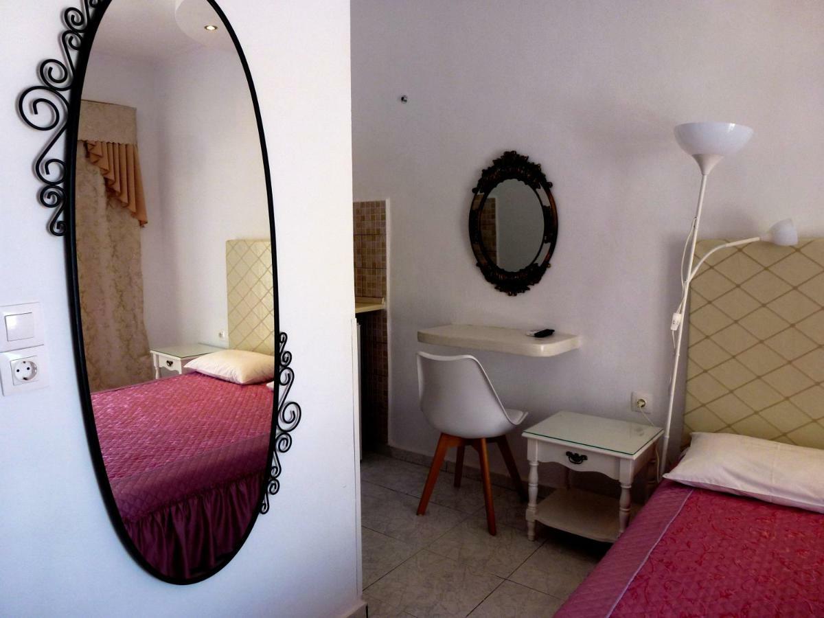Bougainvillea Suites คามารี ภายนอก รูปภาพ
