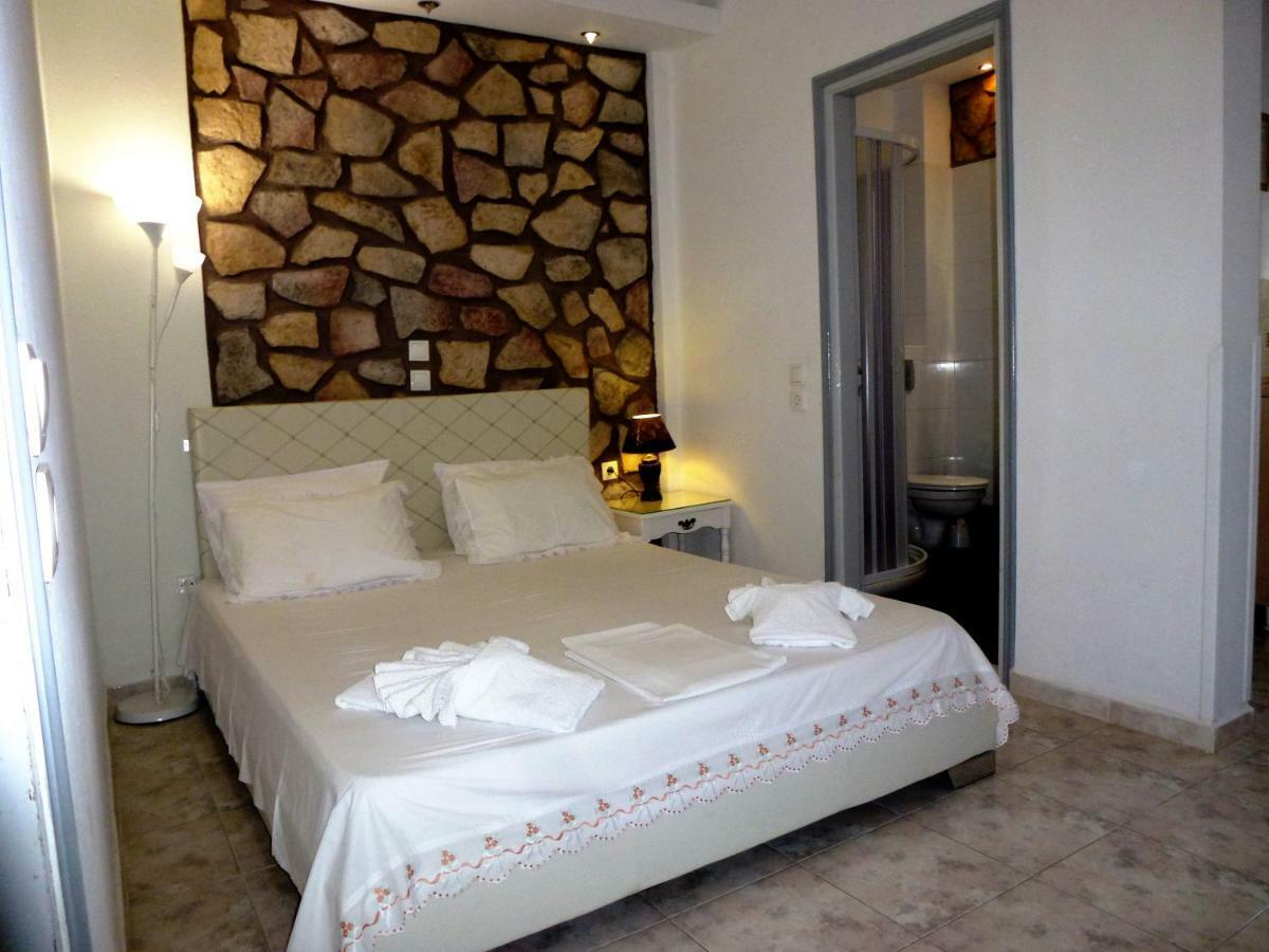 Bougainvillea Suites คามารี ภายนอก รูปภาพ