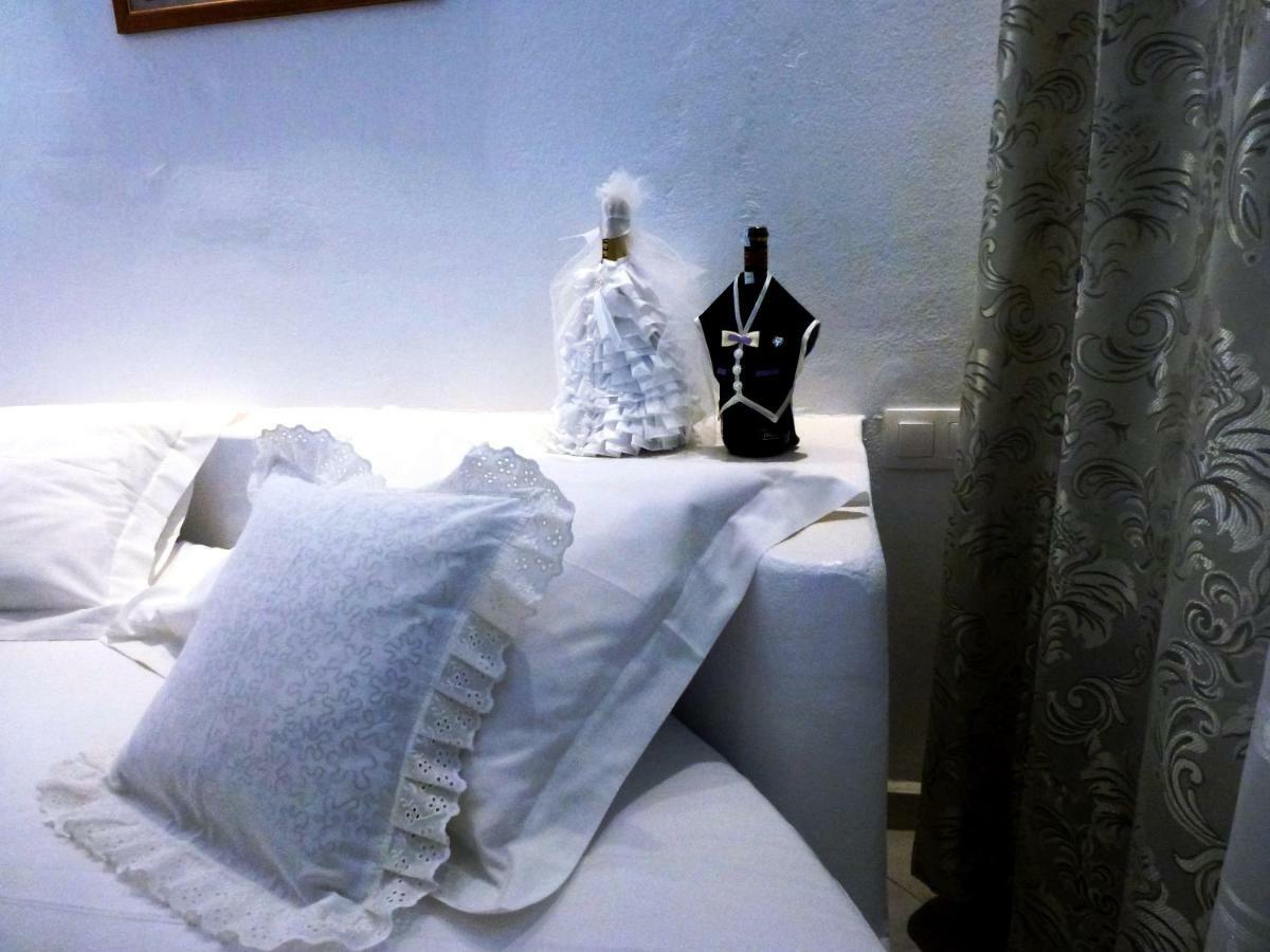 Bougainvillea Suites คามารี ภายนอก รูปภาพ