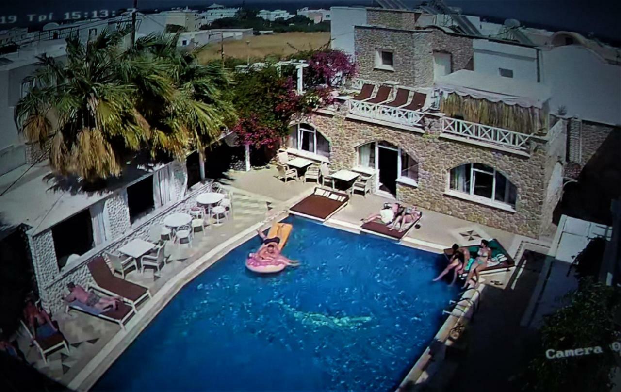 Bougainvillea Suites คามารี ภายนอก รูปภาพ
